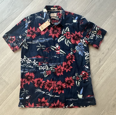 New Quicksilver Waterman Collection Men's Christmas Theme Hawaiian Shirt, Small
