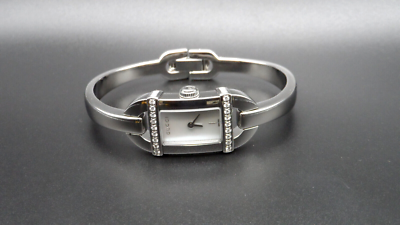 GUCCI 6800L Series Mother-of-pearl Dial Diamond Accented Bangle