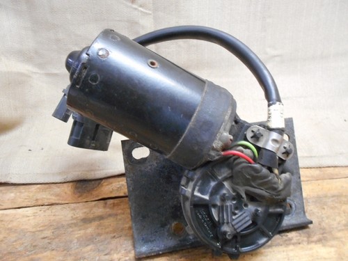 Bosch Windshield Wiper Motor w/ Arm 3393-239-033-1-8788, Works Well, Commercial 