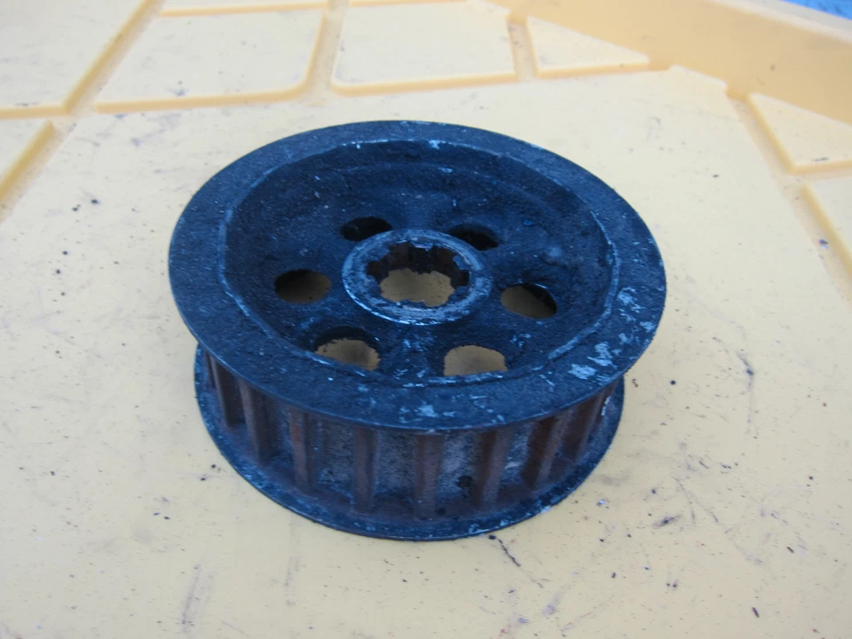 PIÑÓN CINTURÓN DELANTERO KAWASAKI KZ440D KZ 440 OEM Foto 2 de 4