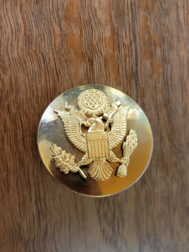 WWII World War 2 US Military Army Eagle Insignia Emblem Brass Hat Cap Badge Pin