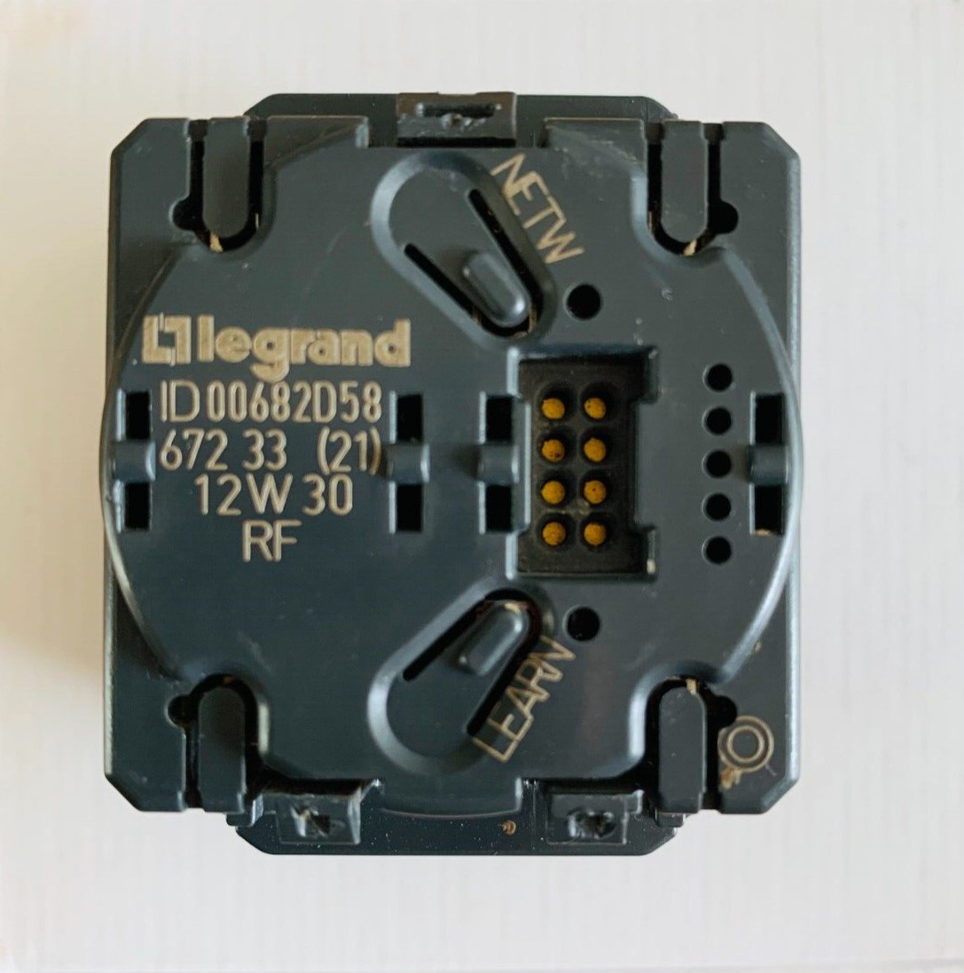 Récepteur Legrand 67233 MyHome Play pour automatiser l'éclairage de votre salon et jardin
