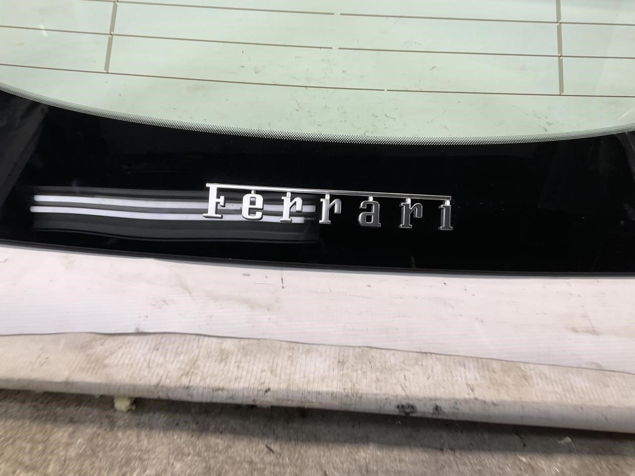 18-20 Ferrari 812 Superfast Rear Back Glass P