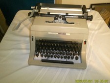 VINTAGE OLIVETTI LINE A 88 TYPEWRITER thumbnail
