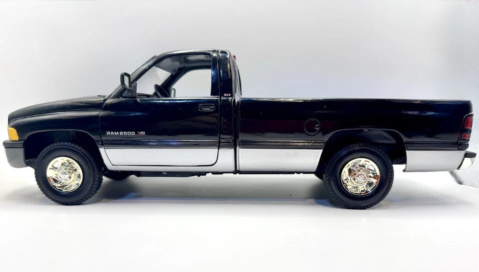 Dodge Ram 2500 SLT 1995 - 'American Muscle' de Erik - diecast 1/18 - nuevo en caja Foto 3 de 4