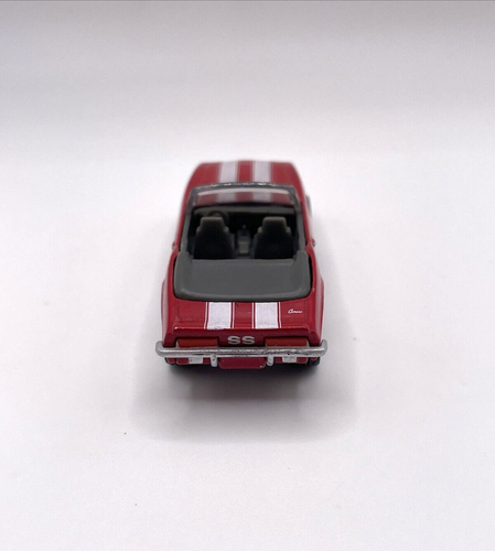 Johnny Lightning American Beauties 1969 Chevy Camaro SS White Lightning - Picture 5 of 10