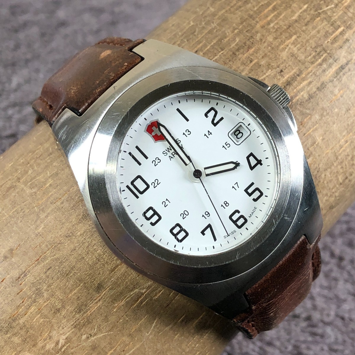 Victorinox Excursion 24589 Wrist Watch for Men for sale Victorinox Excursion 24589 Wrist Watch for Men for sale