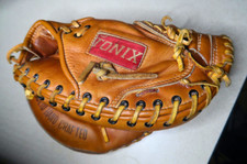 Tonix TC121A Professional Catcher  s Mitt 32.5  Baseball Glove Pre-Owned