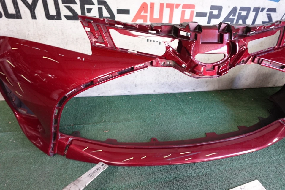 Cubierta del parachoques delantero OEM AY29616 con 2 clips rotos 2014 2015 2017 TOYOTA YARIS III Foto 3 de 4