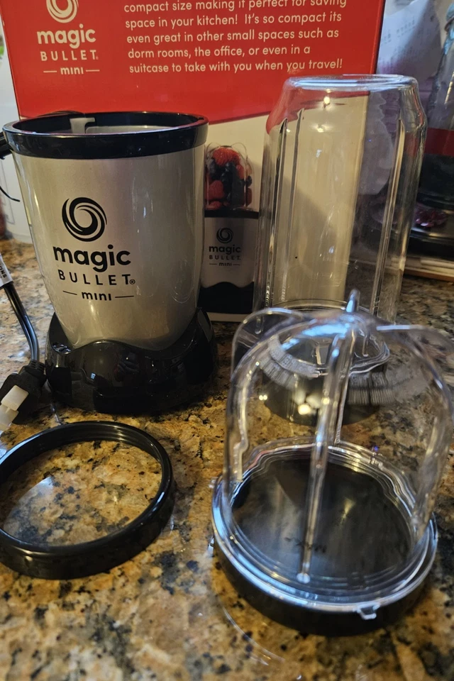Magic Bullet Mini Nuevo en Caja Licuadora Personal Compacta Plateada Negra Nueva Caja Abierta Foto 3 de 3