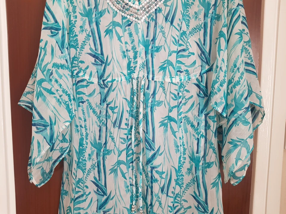 Debenhams The Collection Roman Green Floral Print Blouse  Size 10 Sequins - Image 4 of 4