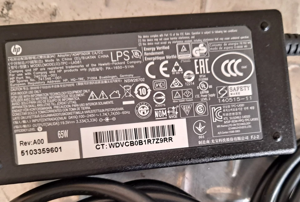 HP Genuine Laptop Charger model TPC-LA581 740708-001 19.5V 3.33A 65W - UK Plug - image 2 of 4