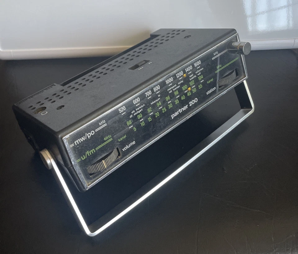 Telefunken Partner 200 UKW MW Radio funktioniert nicht reparaturbedürftig - Bild 4 von 4