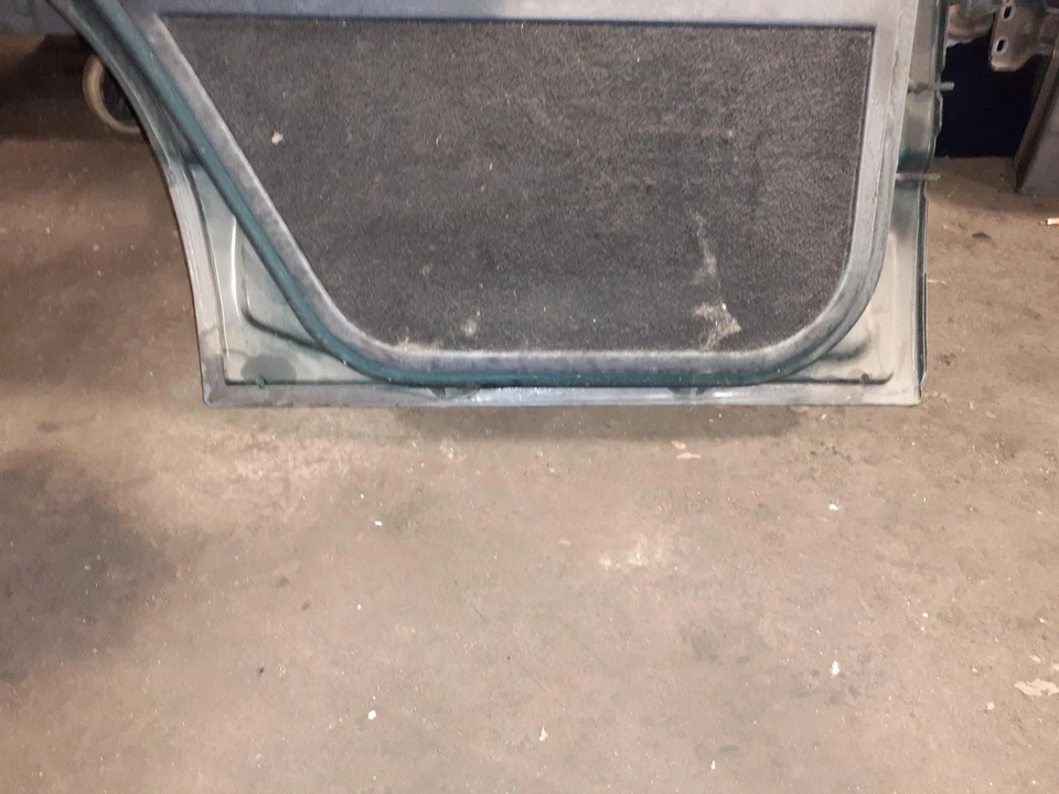 Used Rear Left Door fits: 1992 Gmc Blazer s10/jimmy s15 electric Rear Left Grade - Image 2 of 3