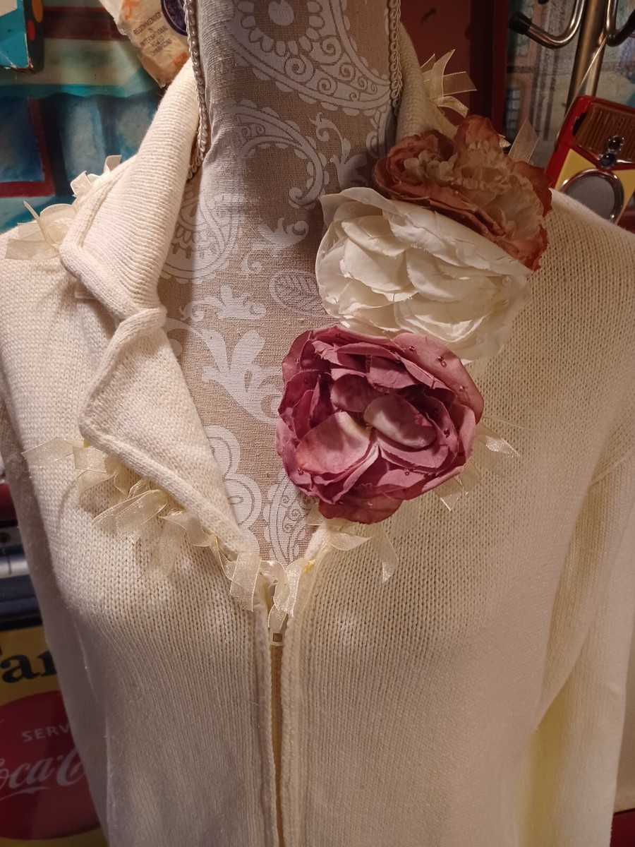 Vtg Storybook Knits Rose Corsage Embellished 3-D Flowers Zip