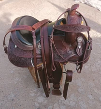 ATTRACTIVE DARK BROWN WESTERN SADDLE MADE WITH PREMIUM LEATHER WITH ACCESSORIES.