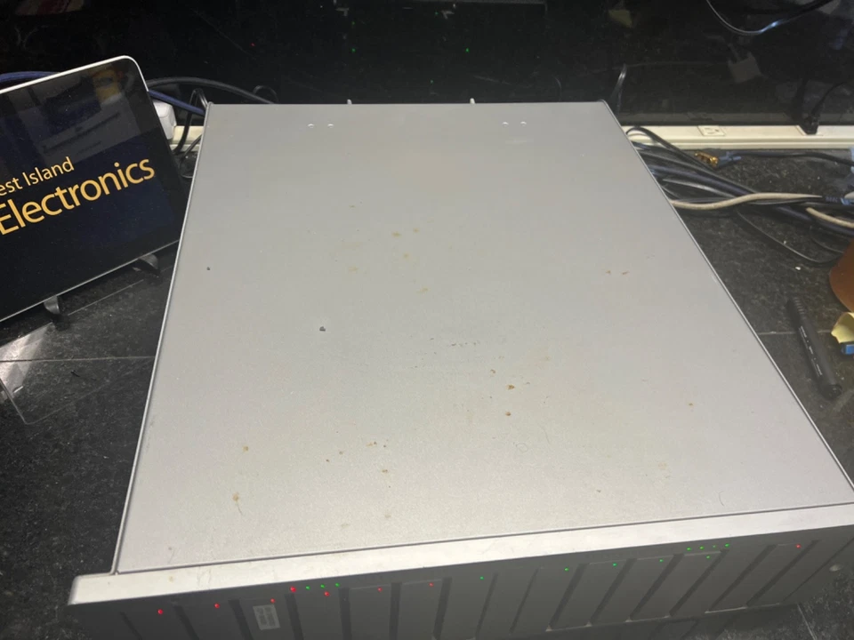 Apple Xserve A1009 RAID 3U 14-Bay 3.5" SAN Storage Array - Image 4 of 4