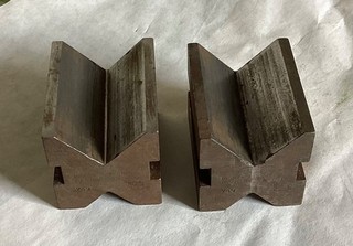 PAIR OF USED 'V' BLOCKS GOOD CONDITION WITHOUT CLAMPS.