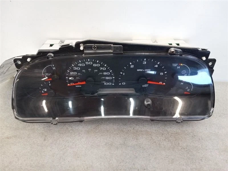 118K; Speedometer Cluster MPH From 11/04/02 Fits 03 EXCURSION 373991 Foto 2 de 4