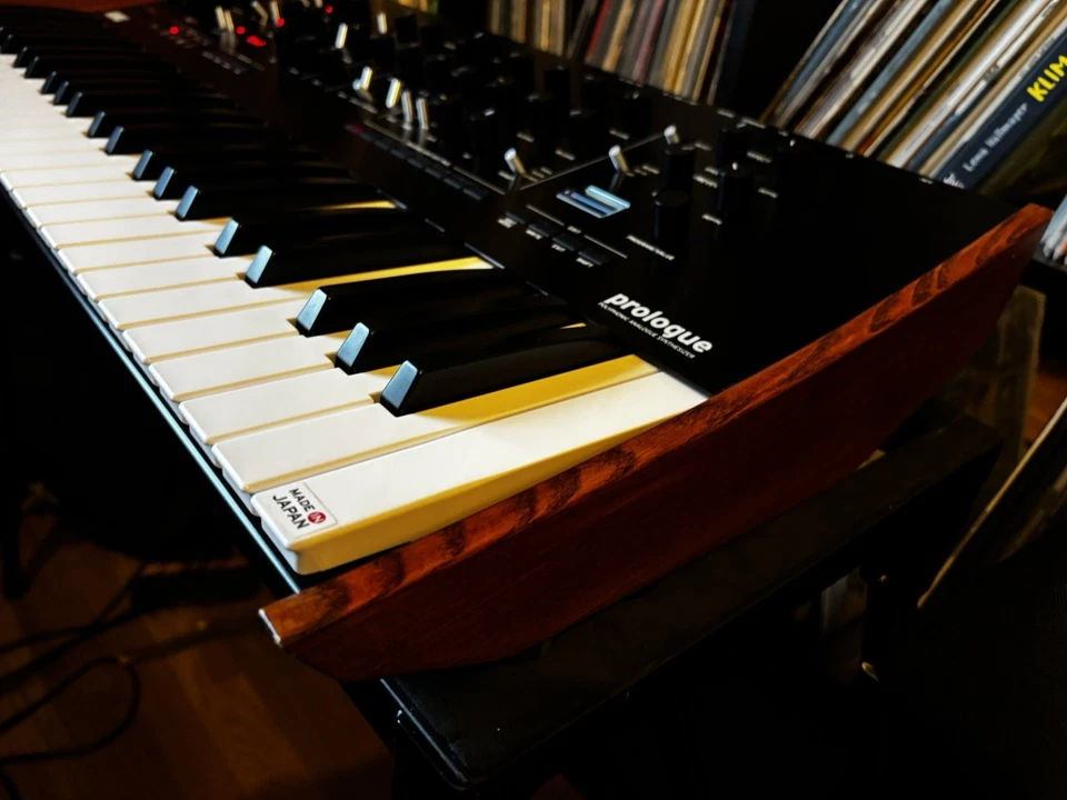 Korg Prologue 8 Synthesizer Polyphon Hybrid - Bild 2 von 4