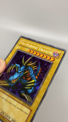 YU-GI-OH! TRI-HORNED DRAGON LOB-E000 1 1ST EDITION 1996 TCG CARD