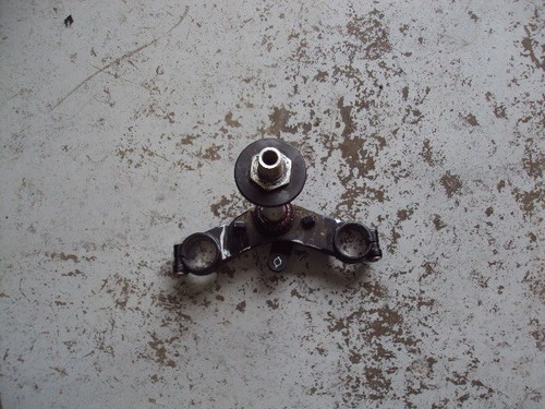 Triumph Daytona 600 2003 triple árbol inferior fabricante de equipos originales F9 - Imagen 3 de 3