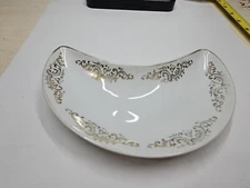 CANDSREA BONE DISH Gold & White Crescent hand painted JAPAN 6 3/4" (OK)