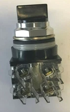 GENERAL ELECTRIC CR104P SELECTOR SWITCH 3POS. NEMA A600