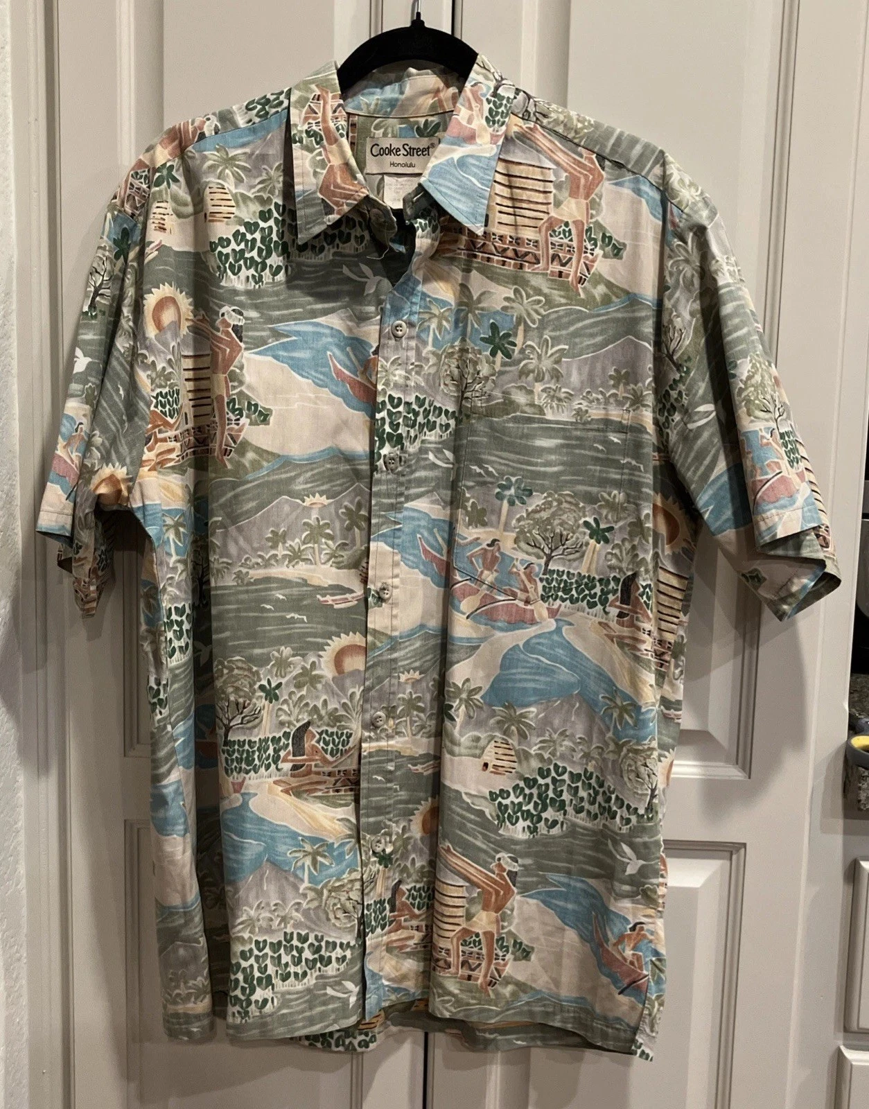 Cooke Street Honolulu Hawaiian Shirt Large Outriggers Village Sun Reverse Print