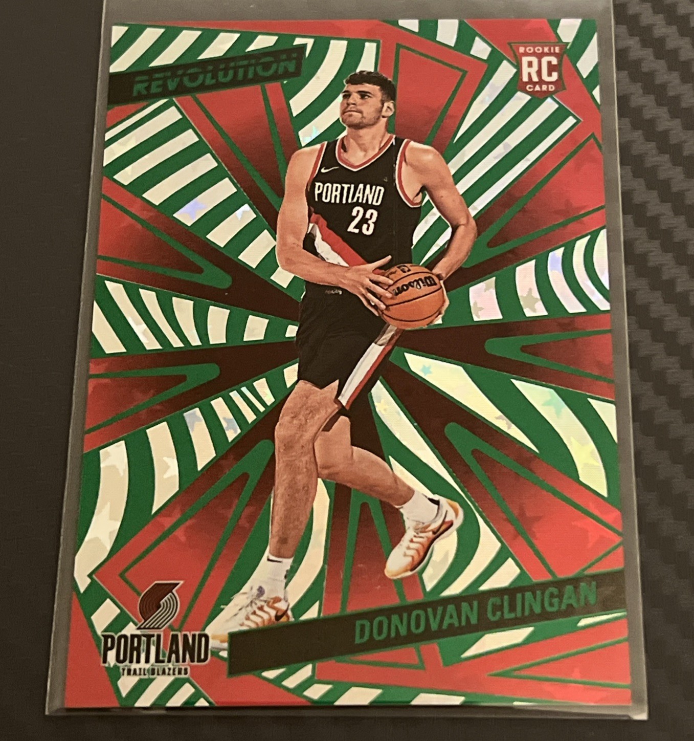 2024-25 Panini Revolution Rookies Donovan Clingan #108 Green Astro 121/125