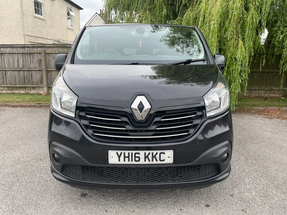 2016 Renault Trafic Sport Energy SL27 1.6 DCi 9 Seater Minibus *New MOT *No VAT - Image 2 of 4