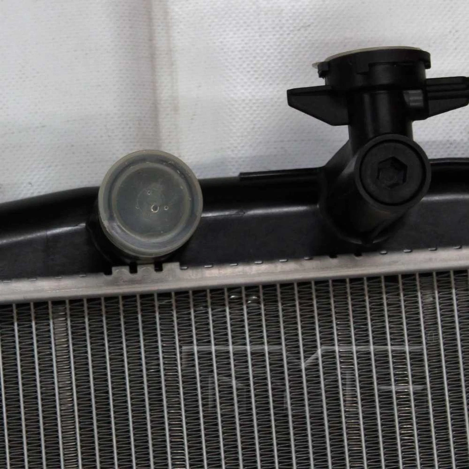 Radiador TYC 13206 para Toyota Sienna 11-16 Foto 3 de 4