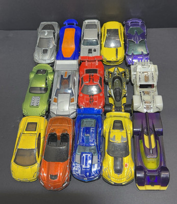 Hot Wheels Cars Diecast Lot Of 15 Cars See Details Photo