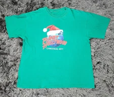 Planet Hollywood Shirt Mens L Green Christmas 2011 Santa Hat Holiday Tee Logo