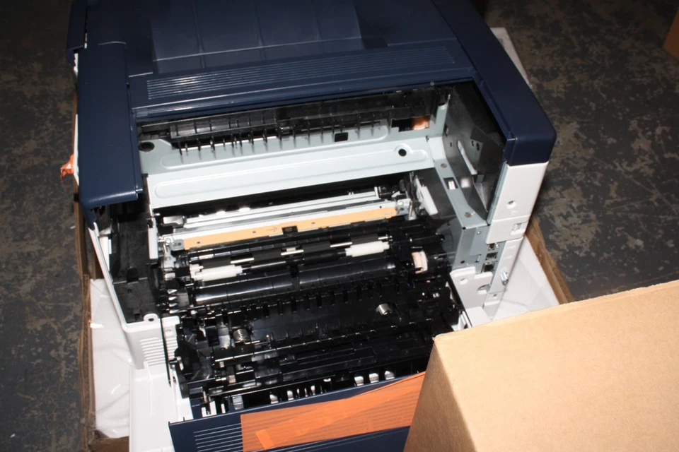 Xerox VersaLink C400V_DNM-printer-colour-laser-SPARE AND REPAIR- (1) - Image 3 of 4