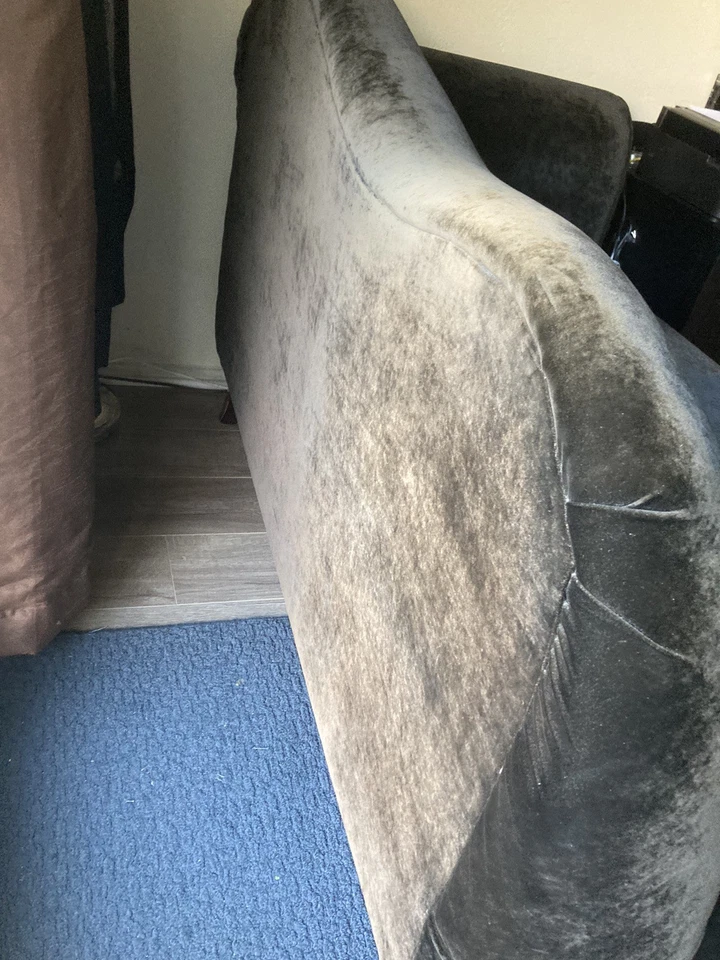 黑色天鹅绒躺椅(轻度使用) — 第 3/3 张图片