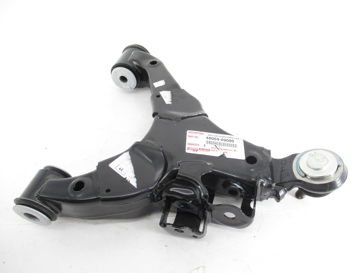 Nhân Đỗ Genuine OEM Toyota 48069-09090 LH Front Lower Control Arm 08-19