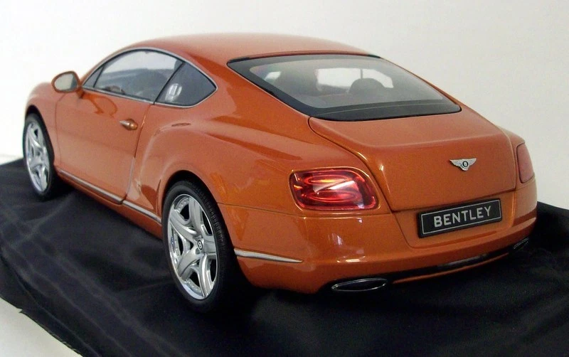 Minichamps 1/18 scale 100 139921 Bentley Continental GT 2001 Orange metallic - Image 3 of 4