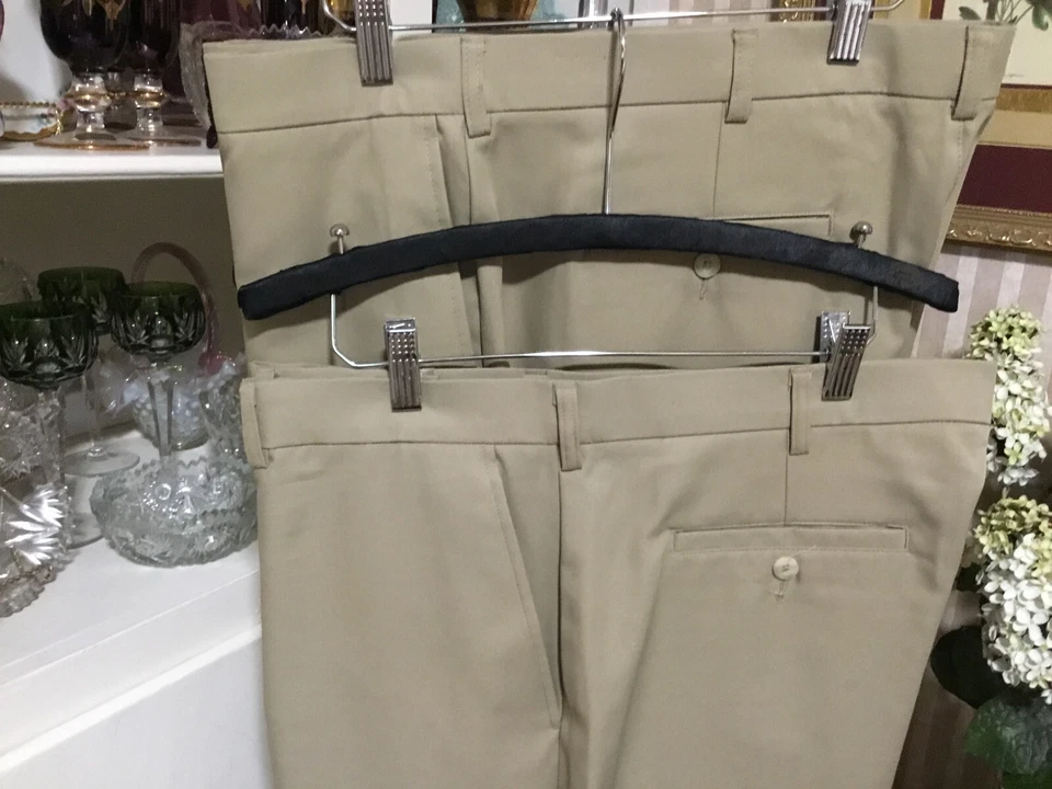 NUEVO Lote de 2 Pantalones Cortos de Golf Para Hombre Hermosos Ben Hogan Performance Fácil Cuidado Bronceados 44 Foto 3 de 4