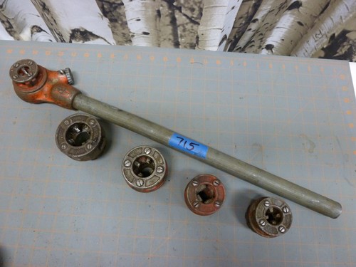 (B) Ridgid 00-R Ratcheting Pipe Threading Tool W/5 Dies 1-8" 1/4” 3/8" 1/2” 3/4” - Picture 1 of 8