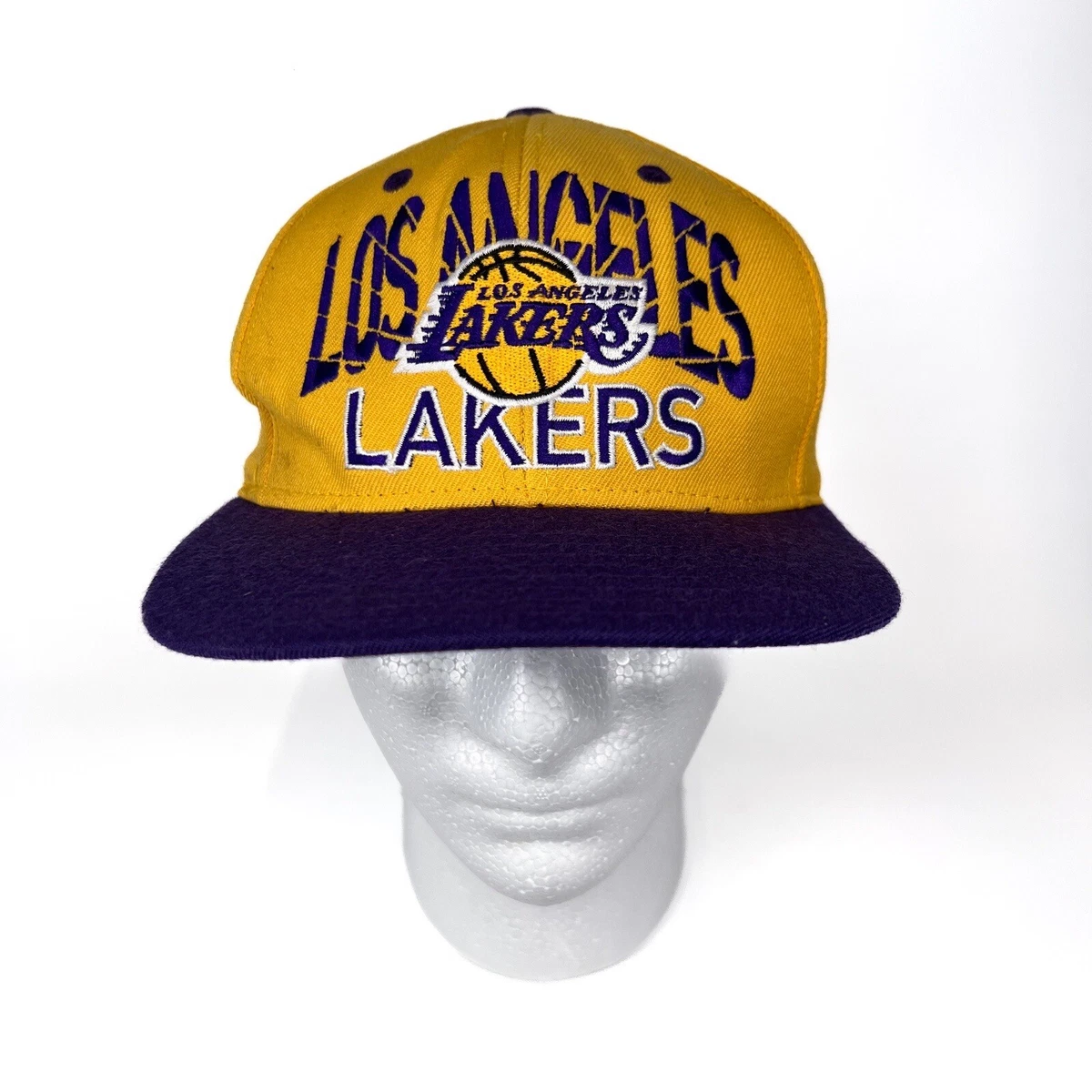 Adidas lakers hotsell snapback