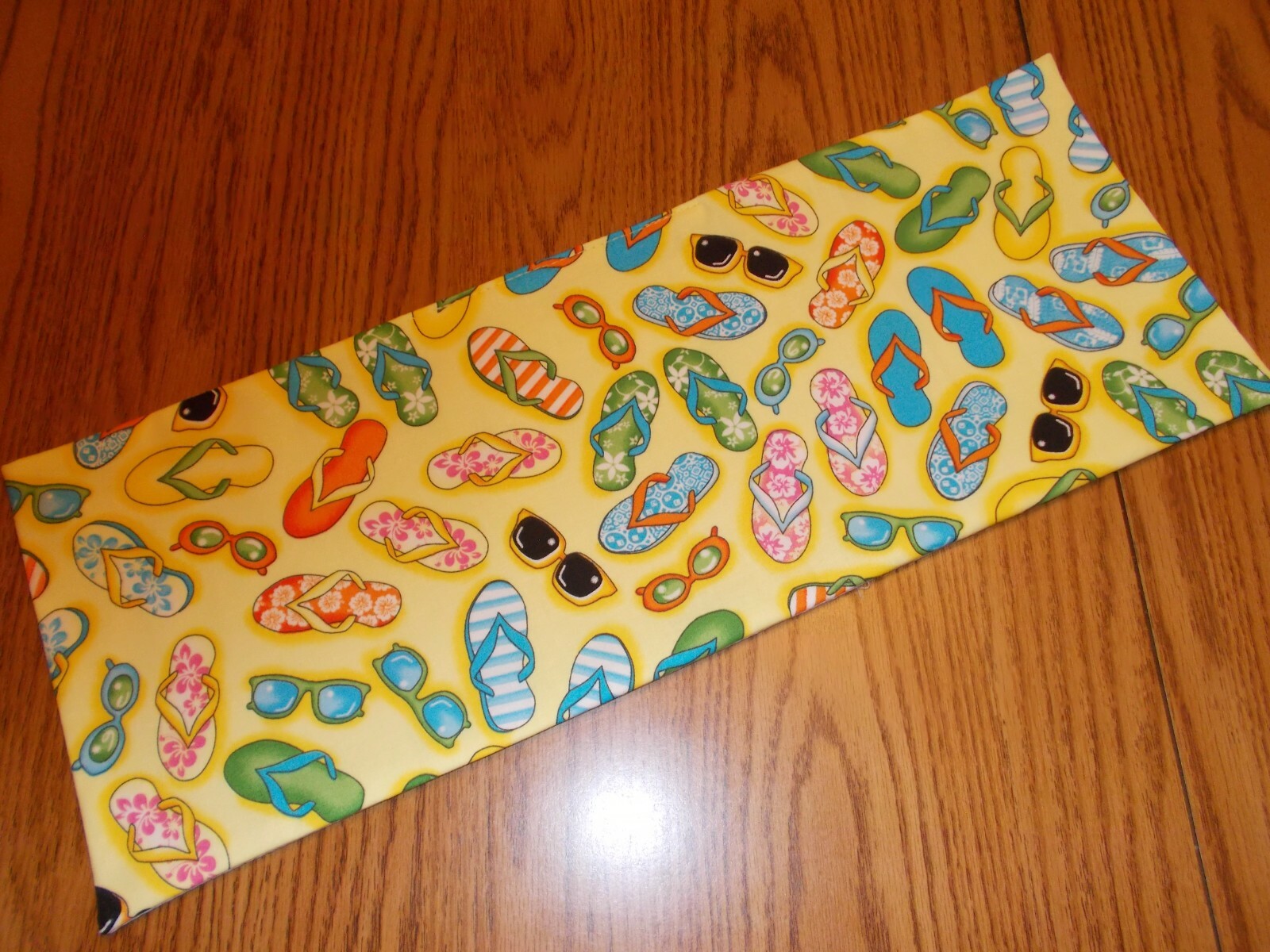 Beach-themed bathroom decor sunglasses flip flops mini table topper toilet tank cover-image