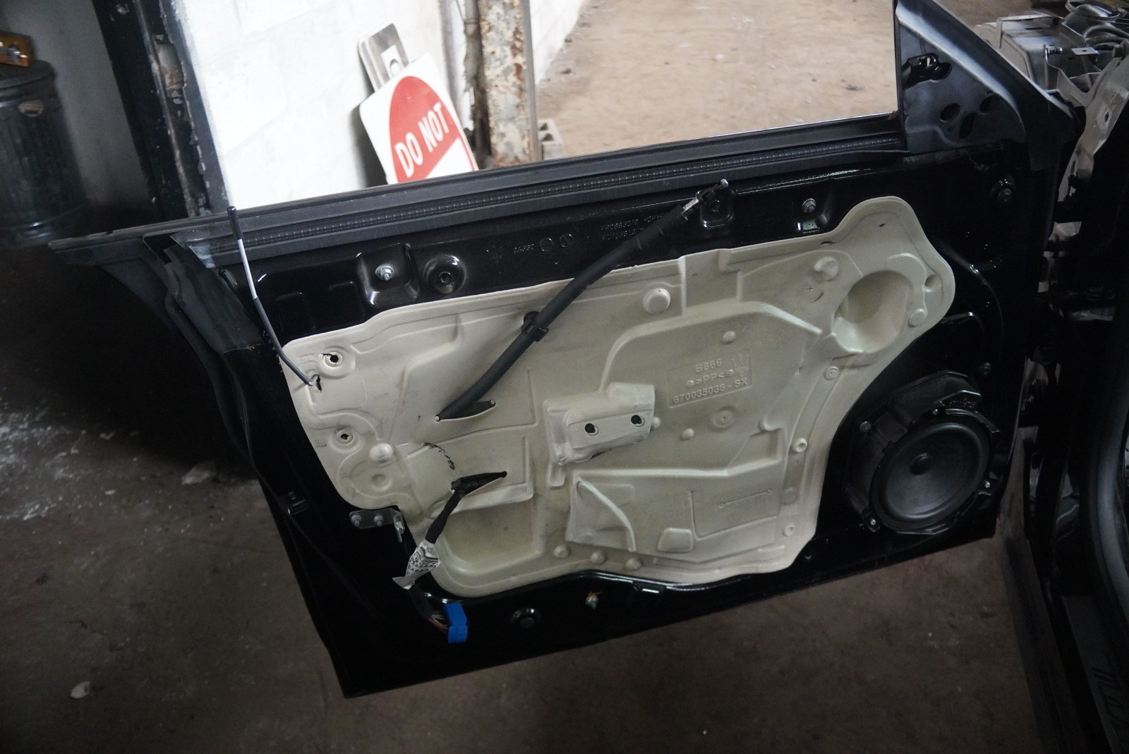 Front Left Driver Door Assembly 673007994 Maserati Quattroporte M156 2014-17+
