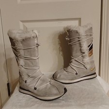 RARE Y2K retro grey suede Nike winter ski boots with faux fur trim size 7.5