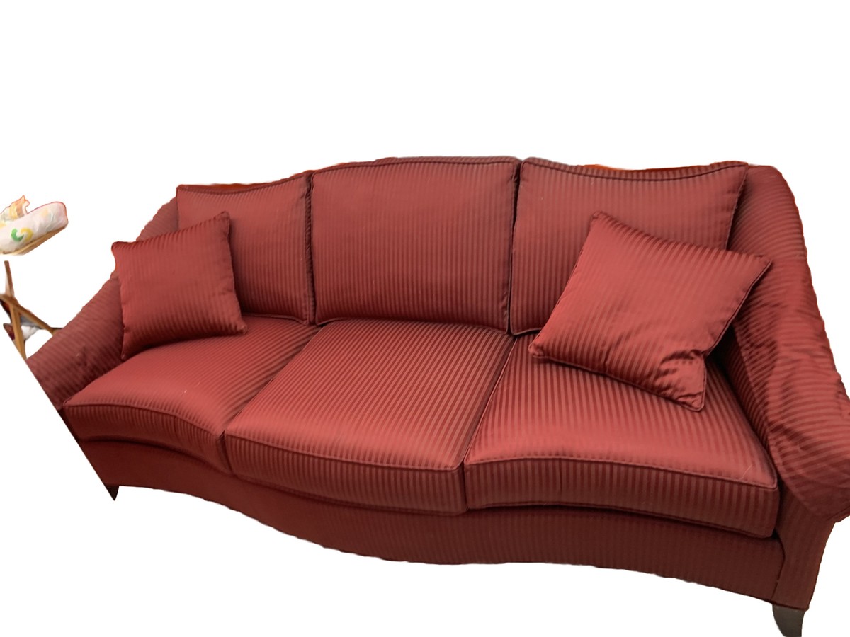 Ethan Allen Chippendale Sofa 77x33x35 Great Condition Ethan Allen Chippendale Sofa 77x33x35 Great Condition