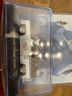 M2 machines Chase exclusive coca cola ornament 1974 Chevy stepside truck - Jeux & Jouets