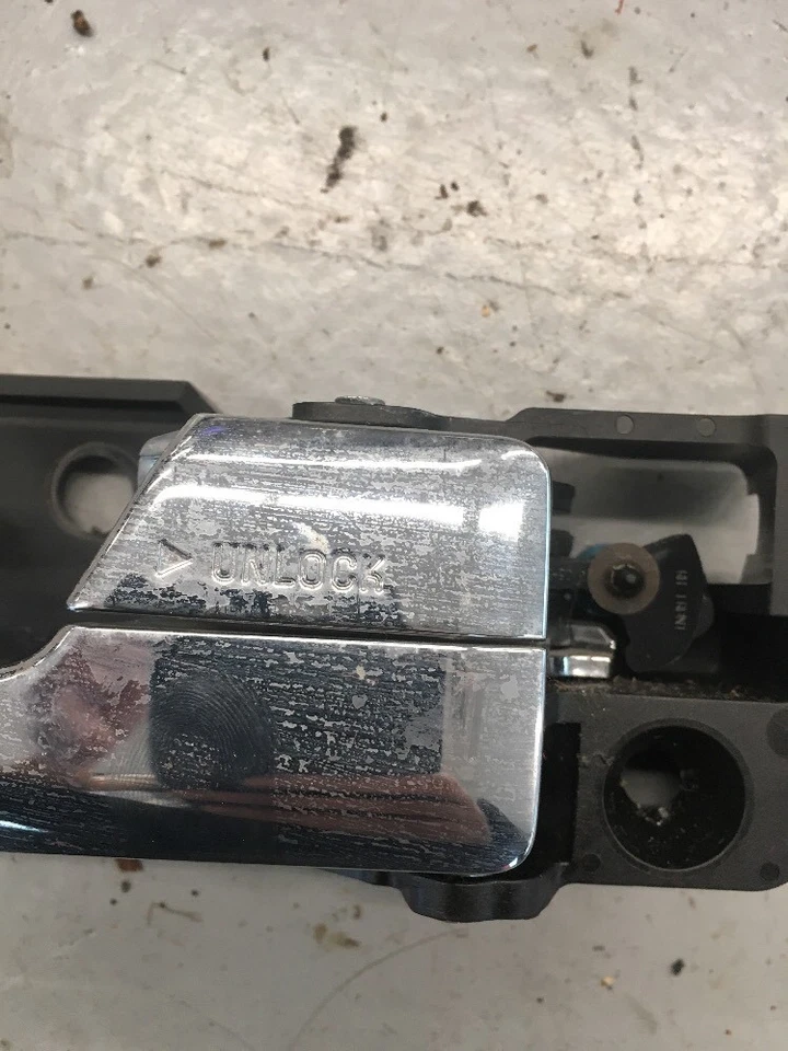 Manija de puerta interior delantera derecha Ford Fusion 2010-2012 BE35422600A OEM Foto 2 de 4