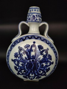 Chinese Antique Ming Dynasty Blue and White Porcelain Vase