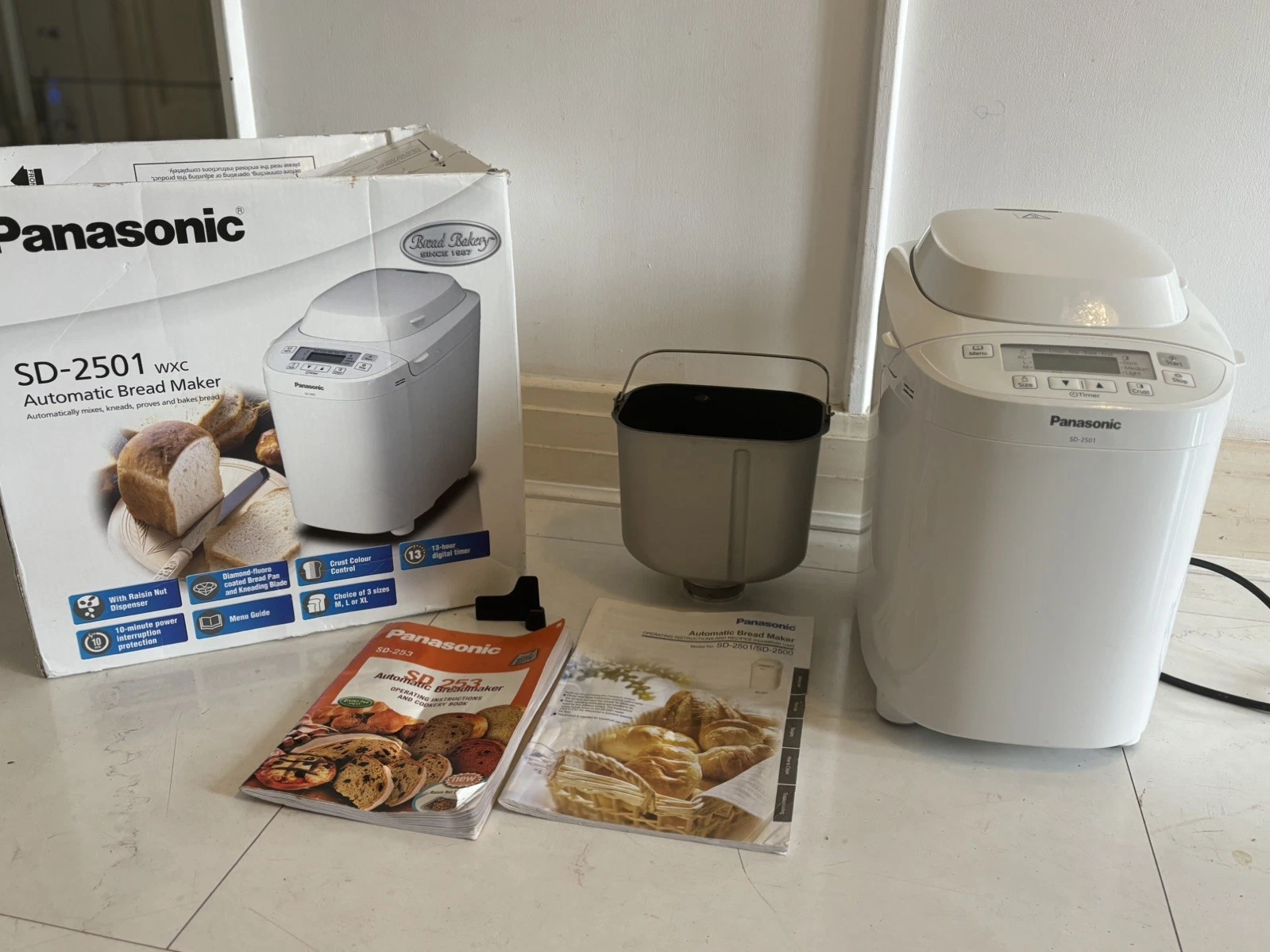 Panasonic SD-2501 White Bread Maker Machine with Manual & Recipe book & Box