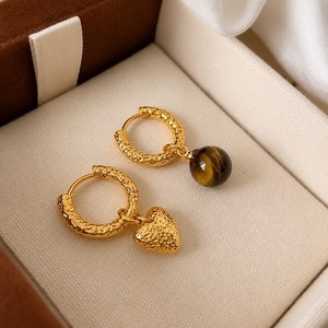 Authentic 18K Gold Plated Mismatched Tiger Eye Heart Earrings Asymmetrical Dangle Hoop E09